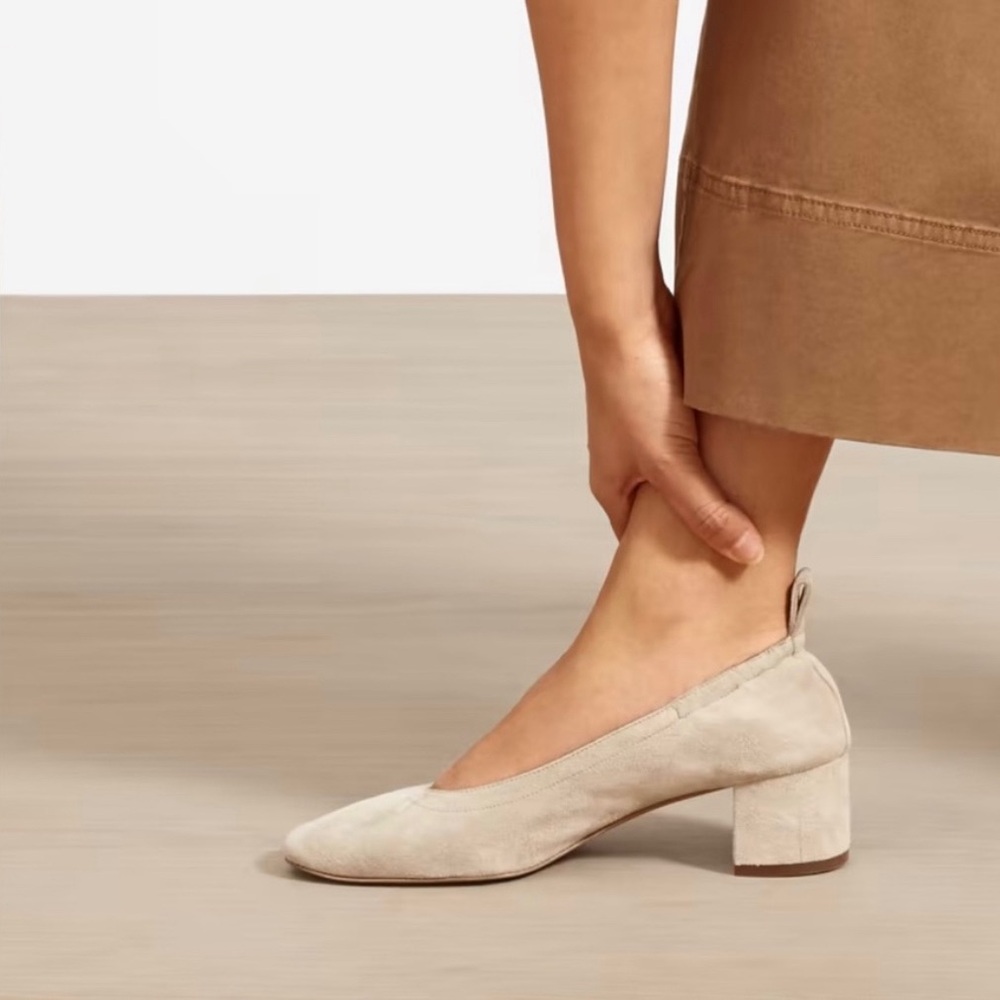 EVERLANE The Italian Leather Day Heel Natural Suede Size 8
